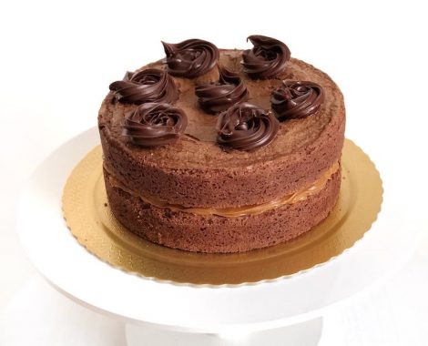 Bolo Brownie com recheio doce de leite e ganache